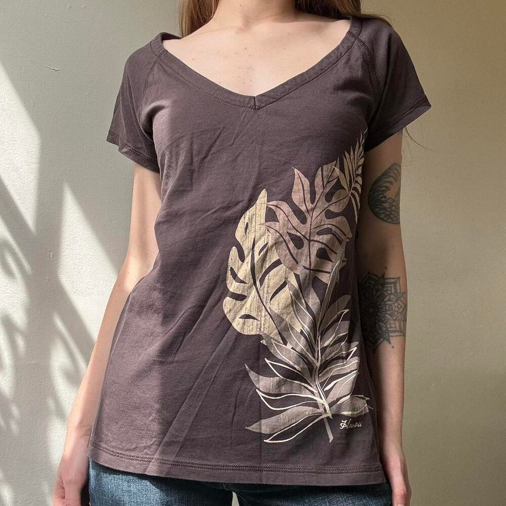 Y2K Crazy Shirts Brown Hawaii Tropical Leaves V-Neck Graphic T-Shirt Small Pima